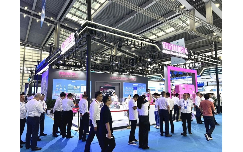 “机器人表演热”席卷杭州！租赁需求激增300%，2025人形机器人展览会展位招商同步引爆应用端合作