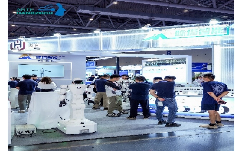 探秘2025上海人型机器人展：从实验室到生活的跨越