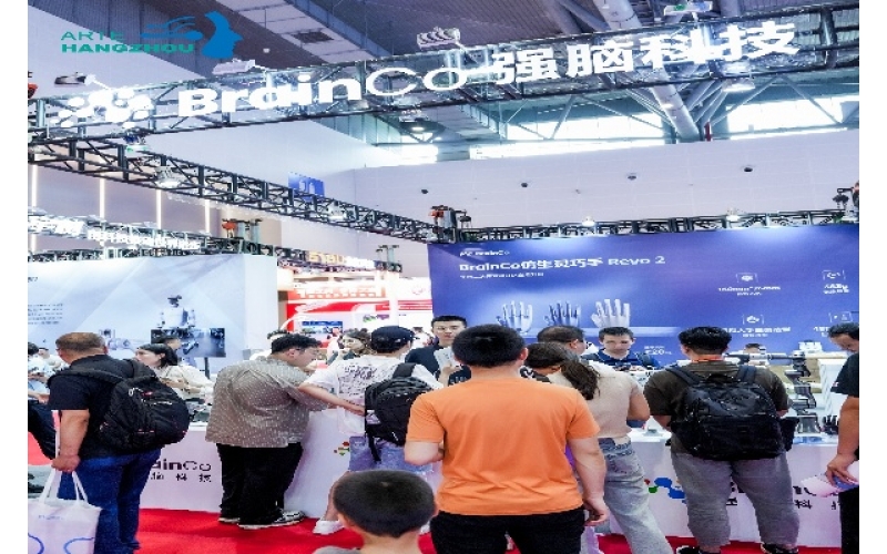 直击 2025 上海人型机器人展，见证智能时代新主角崛起